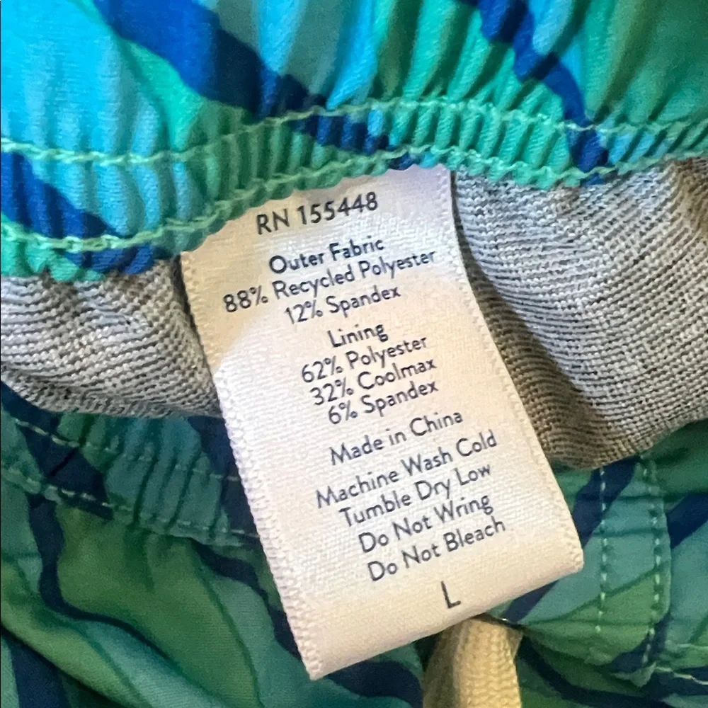 Fair Harbor Men's Blue Wave Design Lined Swim Trunks Size L